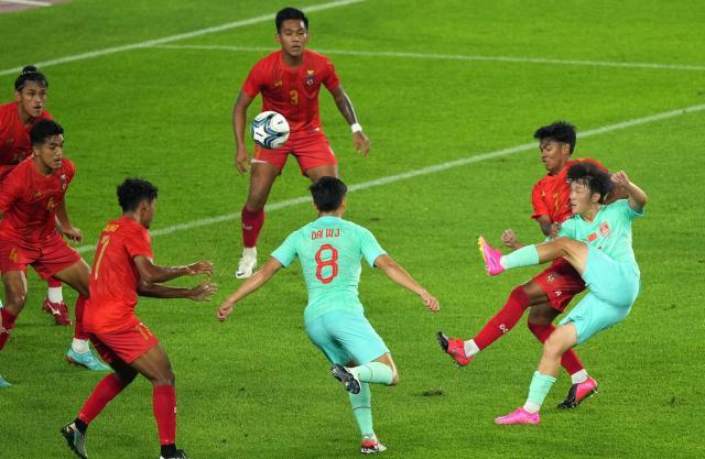 jiuyou-亚运队黑马喜提“王炸”绰号：改踢后卫还有进攻的心