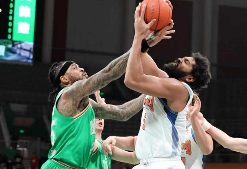 九游平台官网-劳森全场9中2，三分3中0得到4分7篮板6助攻2抢断